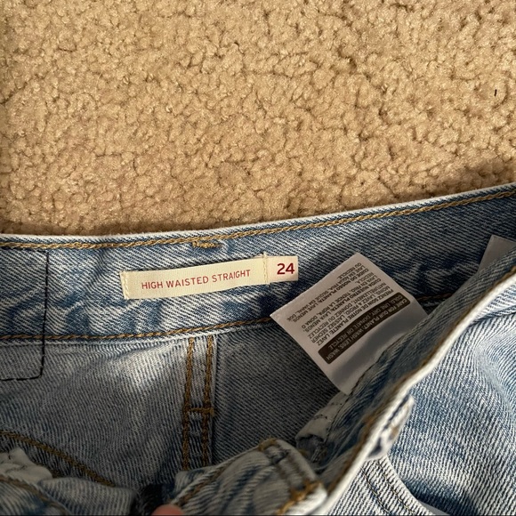 Levi’s High Waisted Straight Jeans - Picture 3 of 5